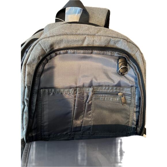 Cluci Gray 4 section padded Backpack - Picture 5 of 7